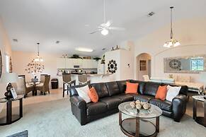 Beautiful 4 Bedroom 3 Bathroom Pool spa Villa