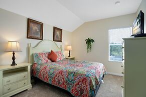 Tropical and Peaceful This 5 bed With Pool Spa