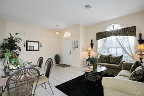 Tropical and Peaceful This 5 bed With Pool Spa