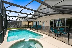 Tropical and Peaceful This 5 bed With Pool Spa