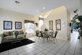 Tropical and Peaceful This 5 bed With Pool Spa