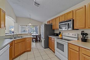 Family Ready in Gated Community Near Attractions