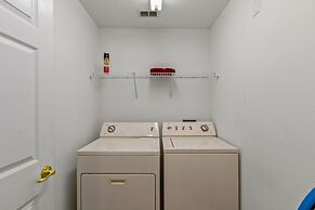 Family Ready in Gated Community Near Attractions