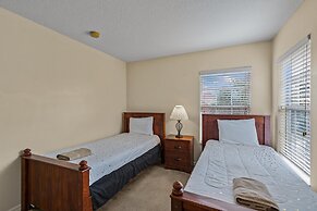 Family Ready in Gated Community Near Attractions