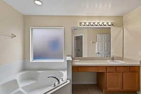 Family Ready in Gated Community Near Attractions