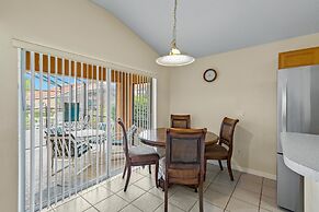 Family Ready in Gated Community Near Attractions