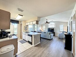 Lovely 3 bed Condo Near Disney Quiet Community