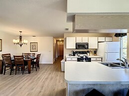 Lovely 3 bed Condo Near Disney Quiet Community