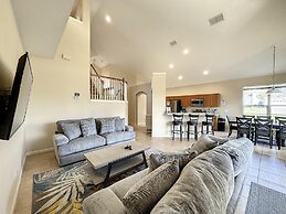 Luxury 6BD 3 5BA Pool Home in Windsor Palms Resort