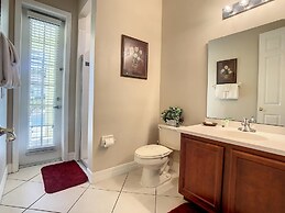 Fantastic 7 Bed 6 Bath in Prestigious Gated Comm