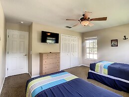 Fantastic 7 Bed 6 Bath in Prestigious Gated Comm