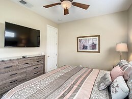 Fantastic 7 Bed 6 Bath in Prestigious Gated Comm