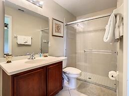 Fantastic 7 Bed 6 Bath in Prestigious Gated Comm