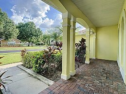 Fantastic 7 Bed 6 Bath in Prestigious Gated Comm