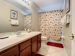 Fantastic 7 Bed 6 Bath in Prestigious Gated Comm