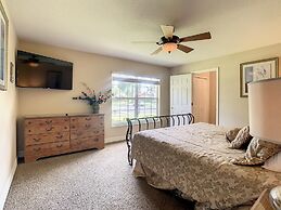 Fantastic 7 Bed 6 Bath in Prestigious Gated Comm