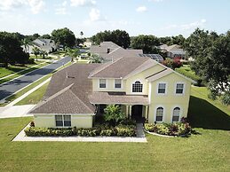 Fantastic 7 Bed 6 Bath in Prestigious Gated Comm