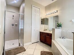 Fantastic 7 Bed 6 Bath in Prestigious Gated Comm