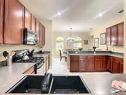 Fantastic 7 Bed 6 Bath in Prestigious Gated Comm