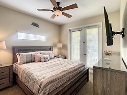 Fantastic 7 Bed 6 Bath in Prestigious Gated Comm