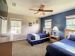 Fantastic 7 Bed 6 Bath in Prestigious Gated Comm