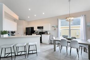 Amazing 6 Bed Disney Dream Getaway in Windsor Palm