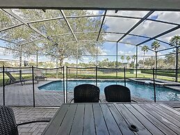 This Amazing 6 Bedroom Property With a Lake View