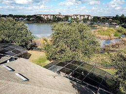 This Amazing 6 Bedroom Property With a Lake View