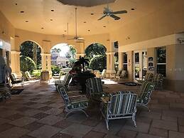 This Amazing 6 Bedroom Property With a Lake View