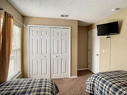 Emerald Island Resort 4 bed 3 Bath With Pool spa