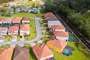 Veranda Home 8br 6 En-suites Lake View Pool SPA