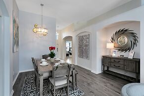 Immaculate 4 Bedrooms 3 Bathroom in Windsor Palms