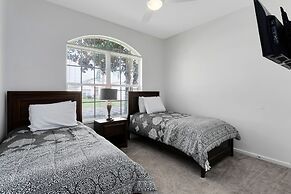 Immaculate 4 Bedrooms 3 Bathroom in Windsor Palms