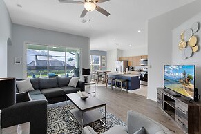 Immaculate 4 Bedrooms 3 Bathroom in Windsor Palms