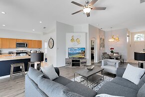 Immaculate 4 Bedrooms 3 Bathroom in Windsor Palms