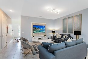 Luxury Town Home With Splash Pool in Solara Resort