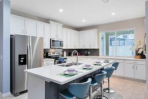 Luxury Town Home With Splash Pool in Solara Resort