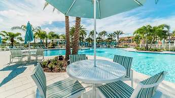 Luxury Town Home With Splash Pool in Solara Resort