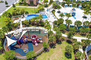 Luxury Town Home With Splash Pool in Solara Resort