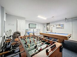 4 Bed in Emerald Island Resort Mins to Disney