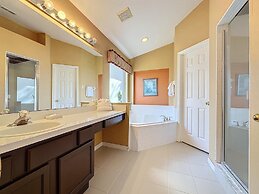 4 Bed in Emerald Island Resort Mins to Disney