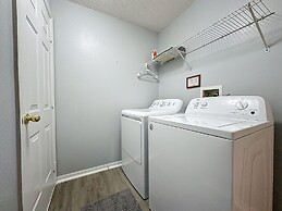 4 Bed in Emerald Island Resort Mins to Disney