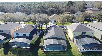 4 Bed in Emerald Island Resort Mins to Disney