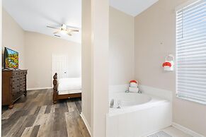 South Facing Pool 4 Bedroom 3 Bath Villa