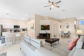 South Facing Pool 4 Bedroom 3 Bath Villa