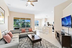 South Facing Pool 4 Bedroom 3 Bath Villa