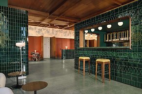 DUO Hotel Lisbon, Curio Collection by Hilton