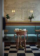 DUO Hotel Lisbon, Curio Collection by Hilton
