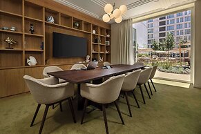 DUO Hotel Lisbon, Curio Collection by Hilton