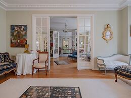 Paris Prestige Rousseau Residence